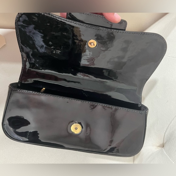 LOUIS VUITTON LV LOGO GOLD BLACK PATENT LEATHER SOBE CLUTCH BAG PURSE - Picture 9 of 13